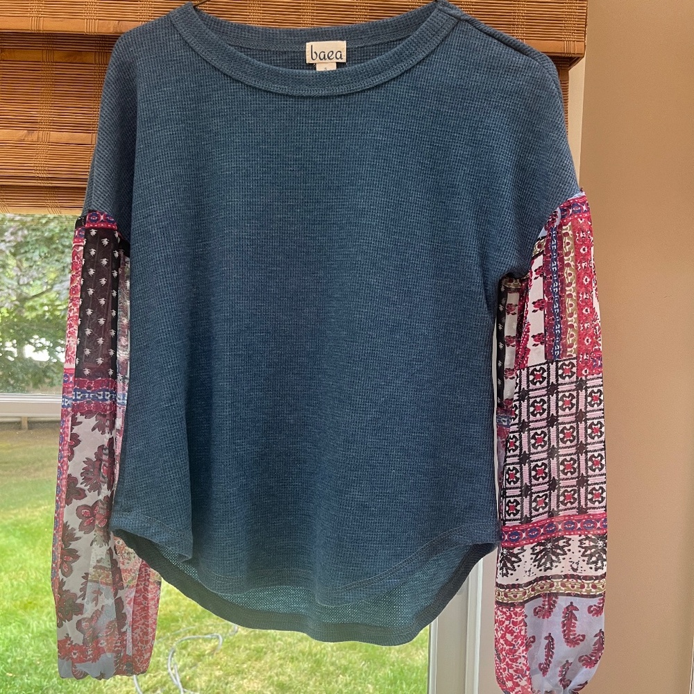 BAEA mixed flutter sleeve thermal knit top size small